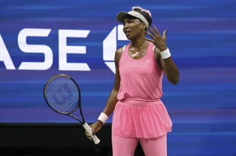 China Open: Coco Gauff clinches opener; Elena Rybakina breezes