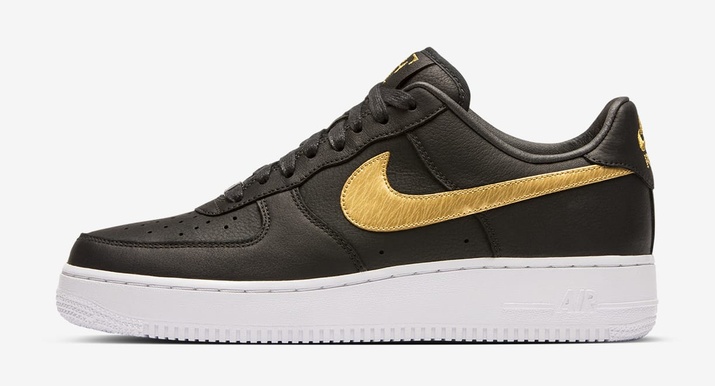 Nike Gifts Federer Air Force 1's In 
