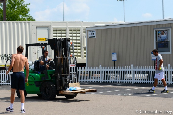 Nicolas Mahut practicing tennis in a parking lot in Cincinnati