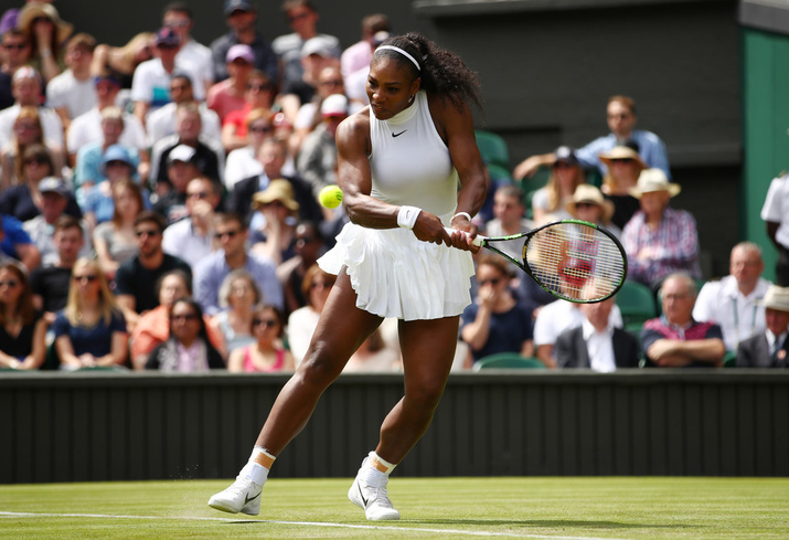 Serena, Murray Advance in Rain-Shortened Day Two