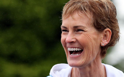  Judy Murray Gets Social 